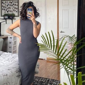 Wilfred Pinot dress wore only twice, it’s super pretty on and very flattering